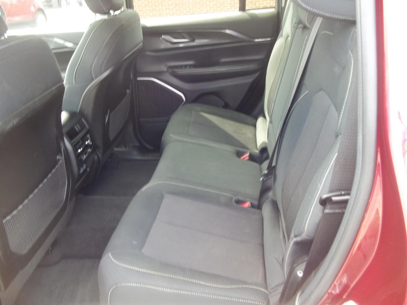 2022 Jeep Grand Cherokee Laredo