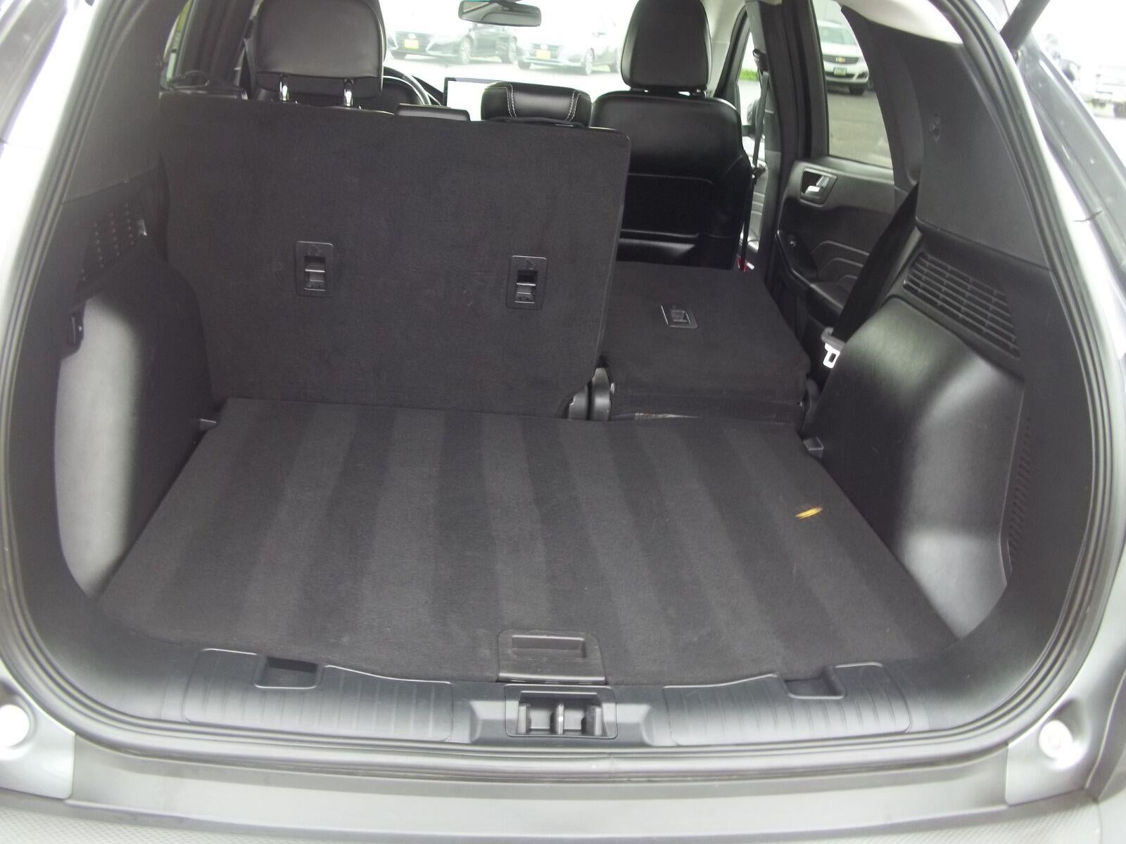 2024 Ford ESCAPE Platinum