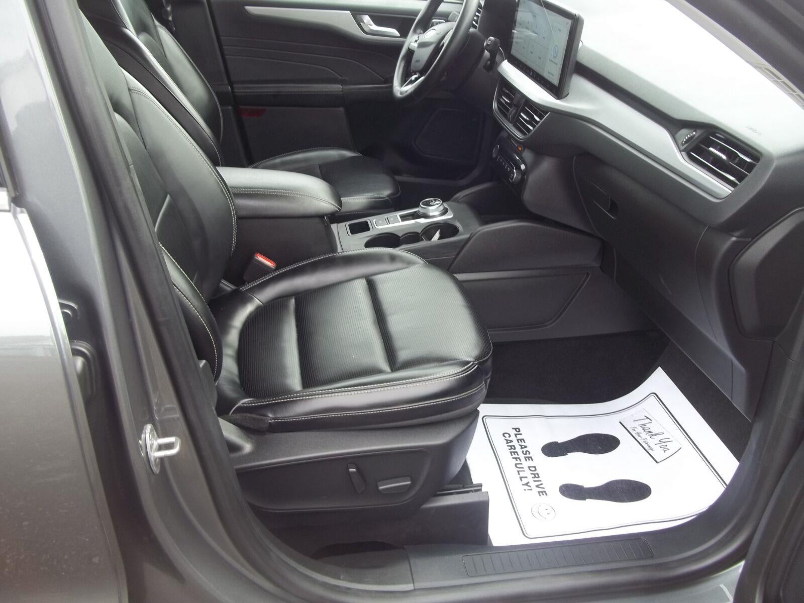 2024 Ford ESCAPE Platinum