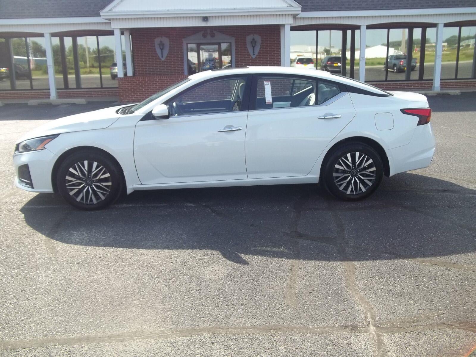 2023 Nissan Altima 2.5 SV