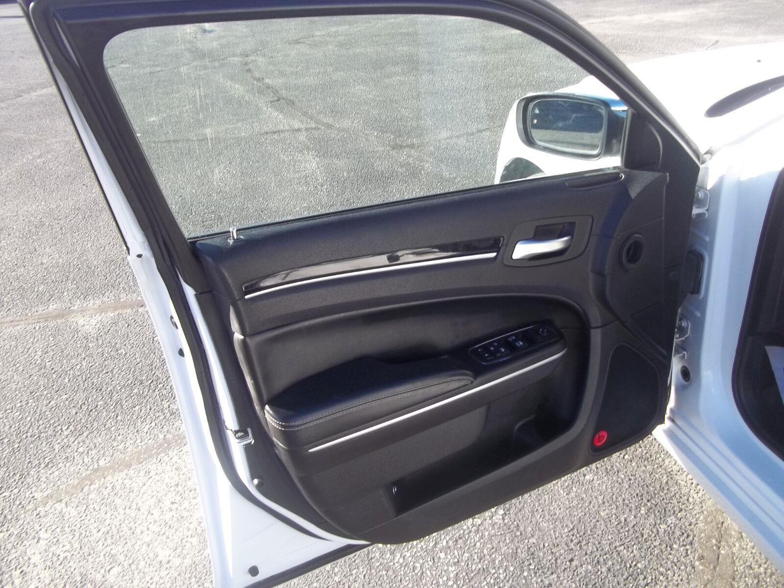 2014 Chrysler 300 Uptown Edition