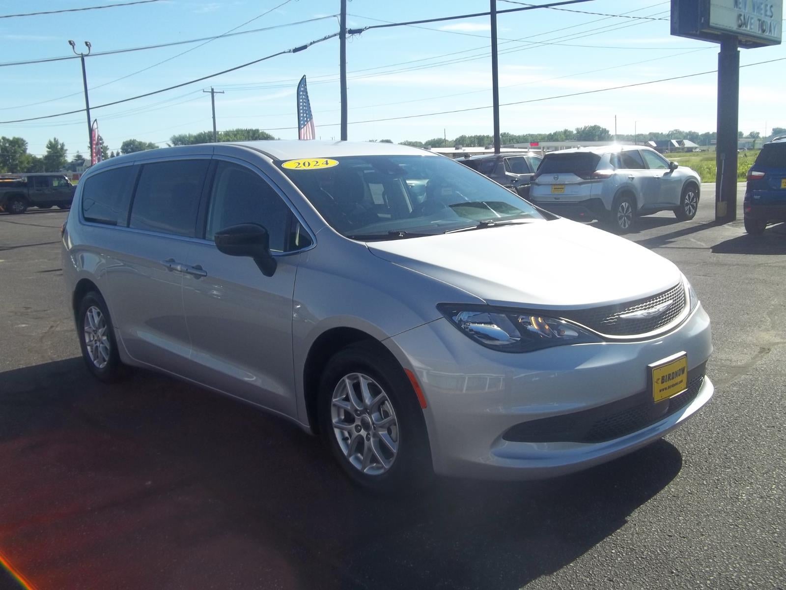 2024 Chrysler Voyager LX