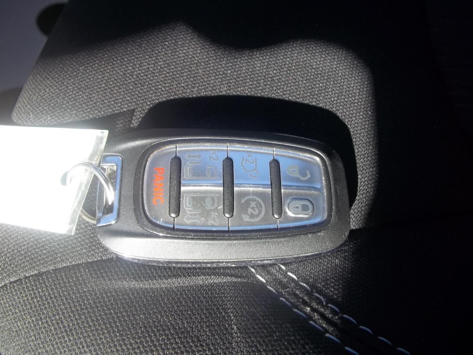 2024 Chrysler Voyager LX