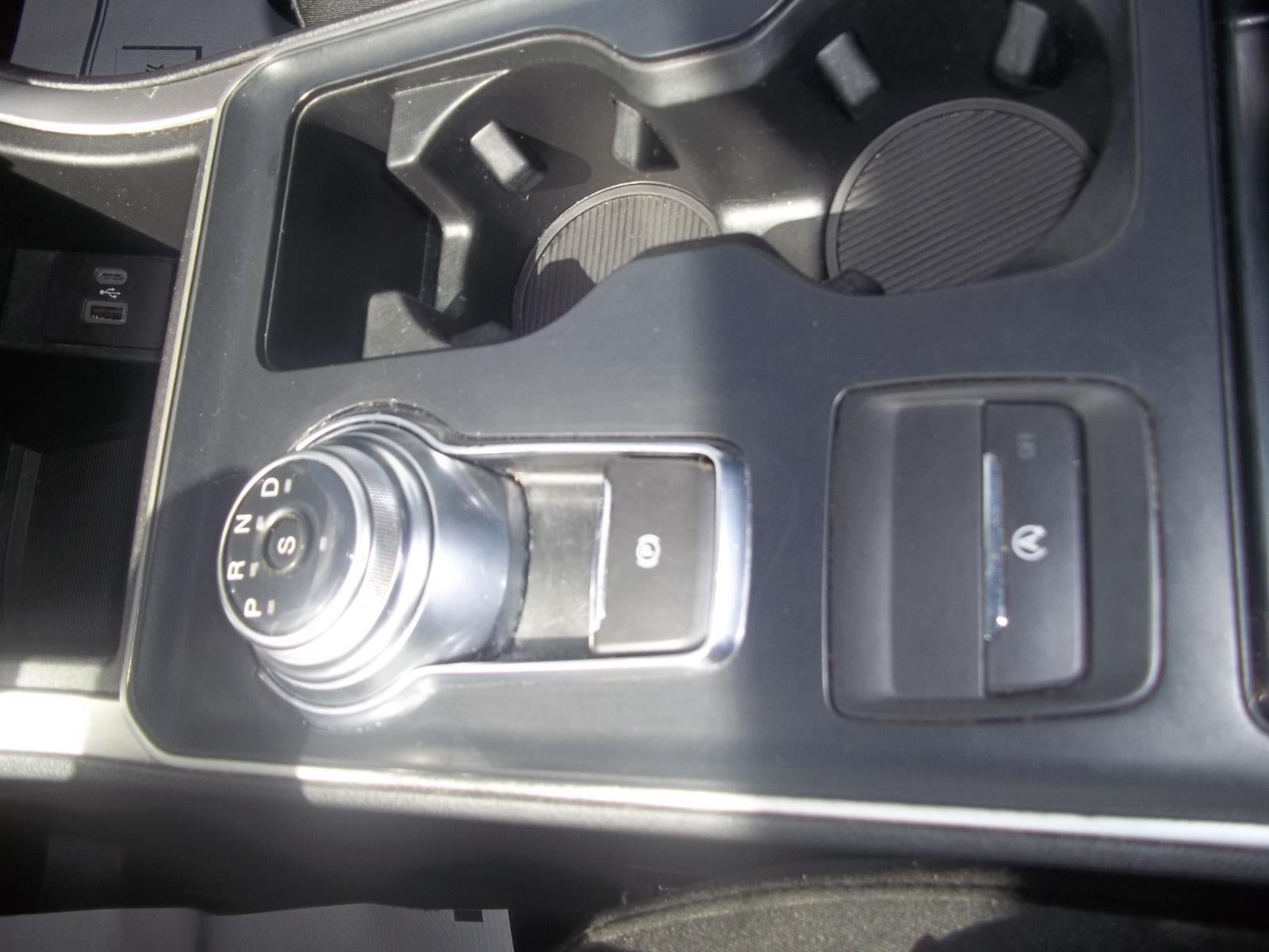2022 Ford Edge SE